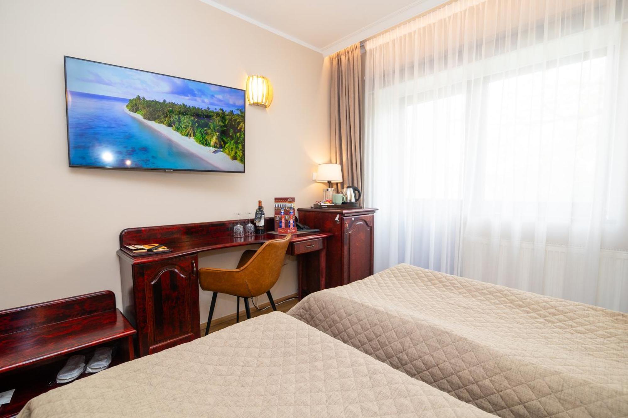 Hotel Legend بارنو المظهر الخارجي الصورة