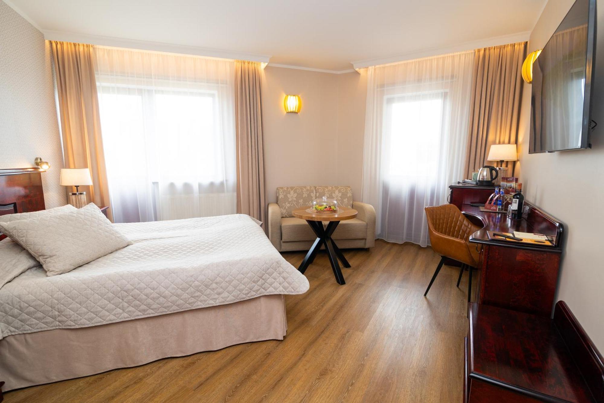 Hotel Legend بارنو المظهر الخارجي الصورة