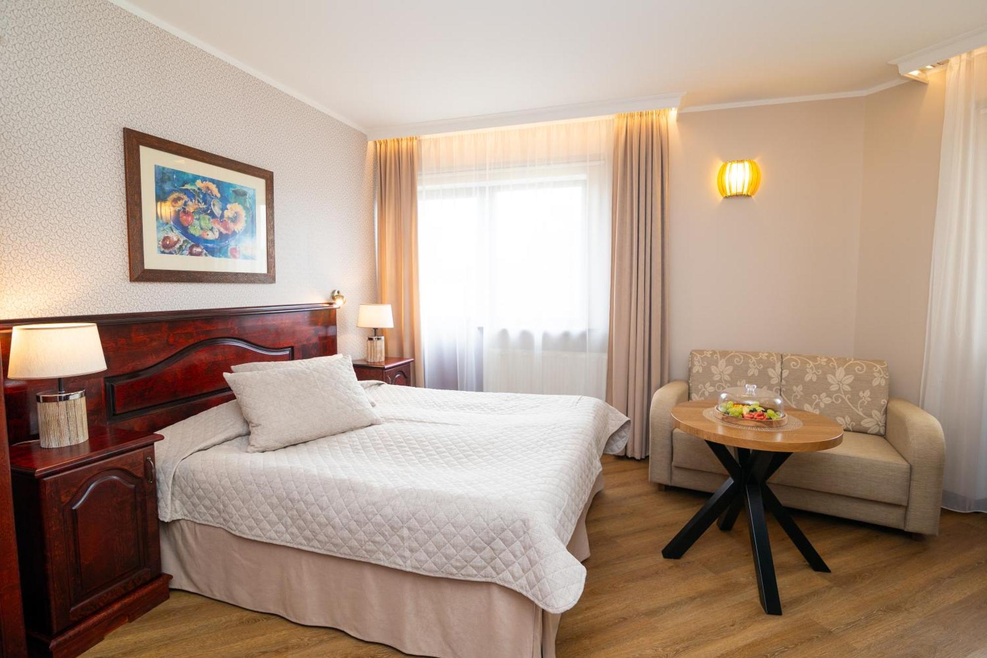 Hotel Legend بارنو المظهر الخارجي الصورة