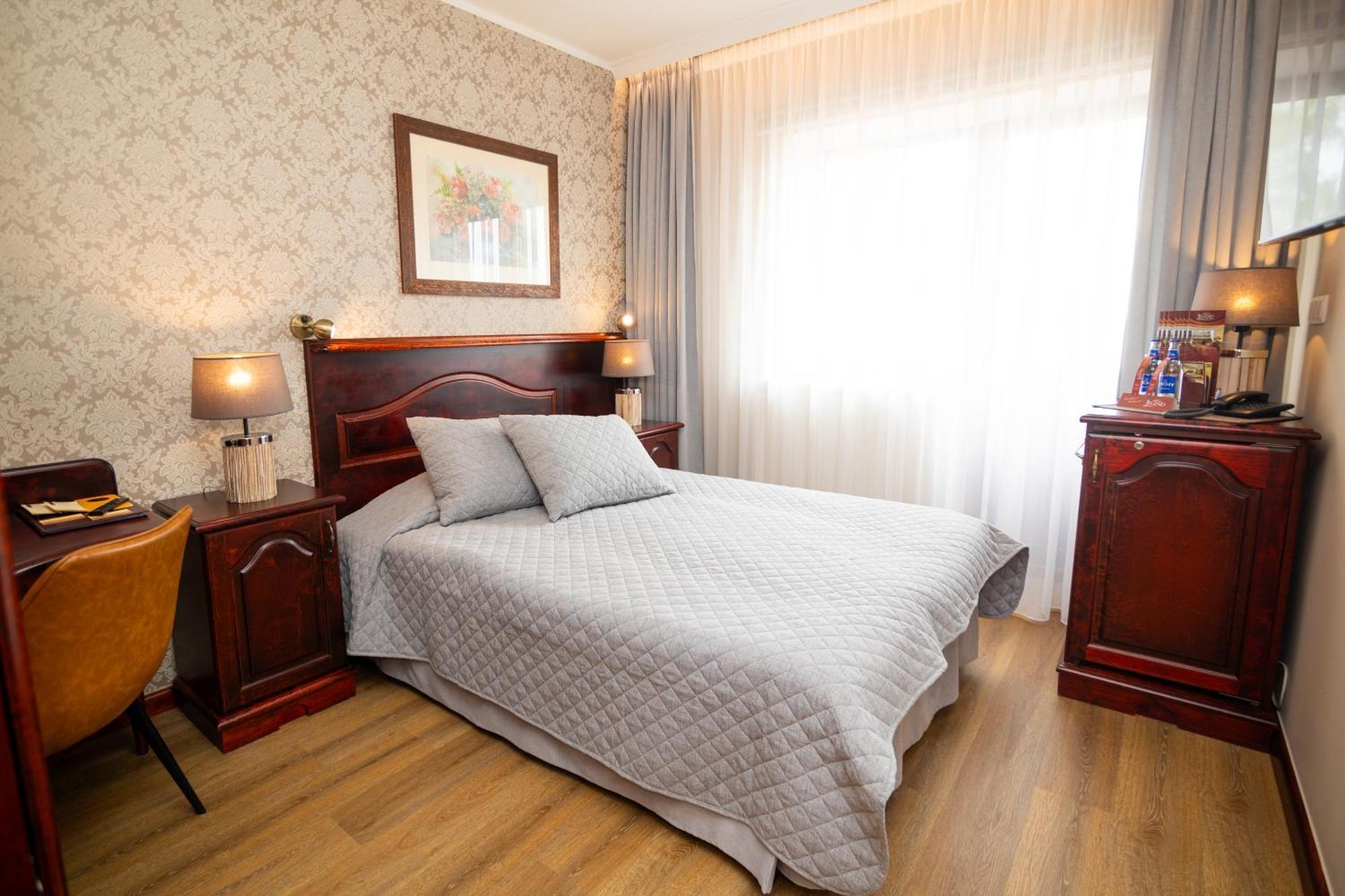 Hotel Legend بارنو المظهر الخارجي الصورة