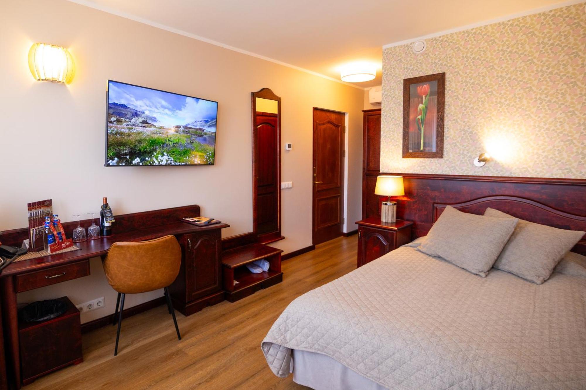 Hotel Legend بارنو المظهر الخارجي الصورة