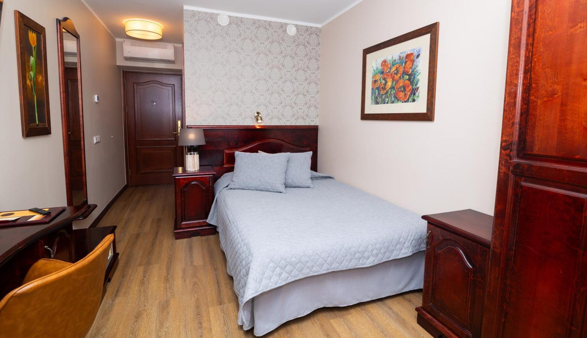 Hotel Legend بارنو المظهر الخارجي الصورة