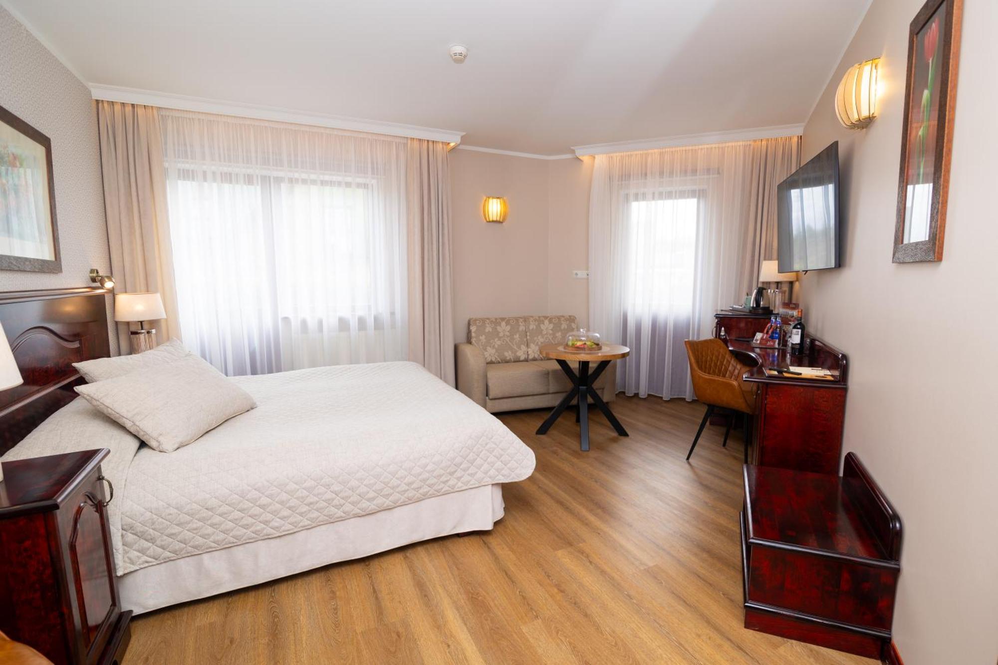 Hotel Legend بارنو المظهر الخارجي الصورة