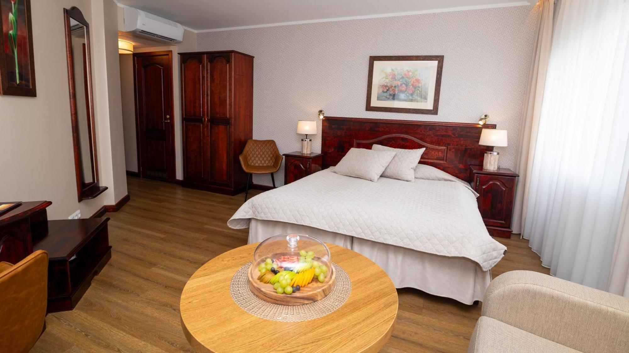 Hotel Legend بارنو المظهر الخارجي الصورة
