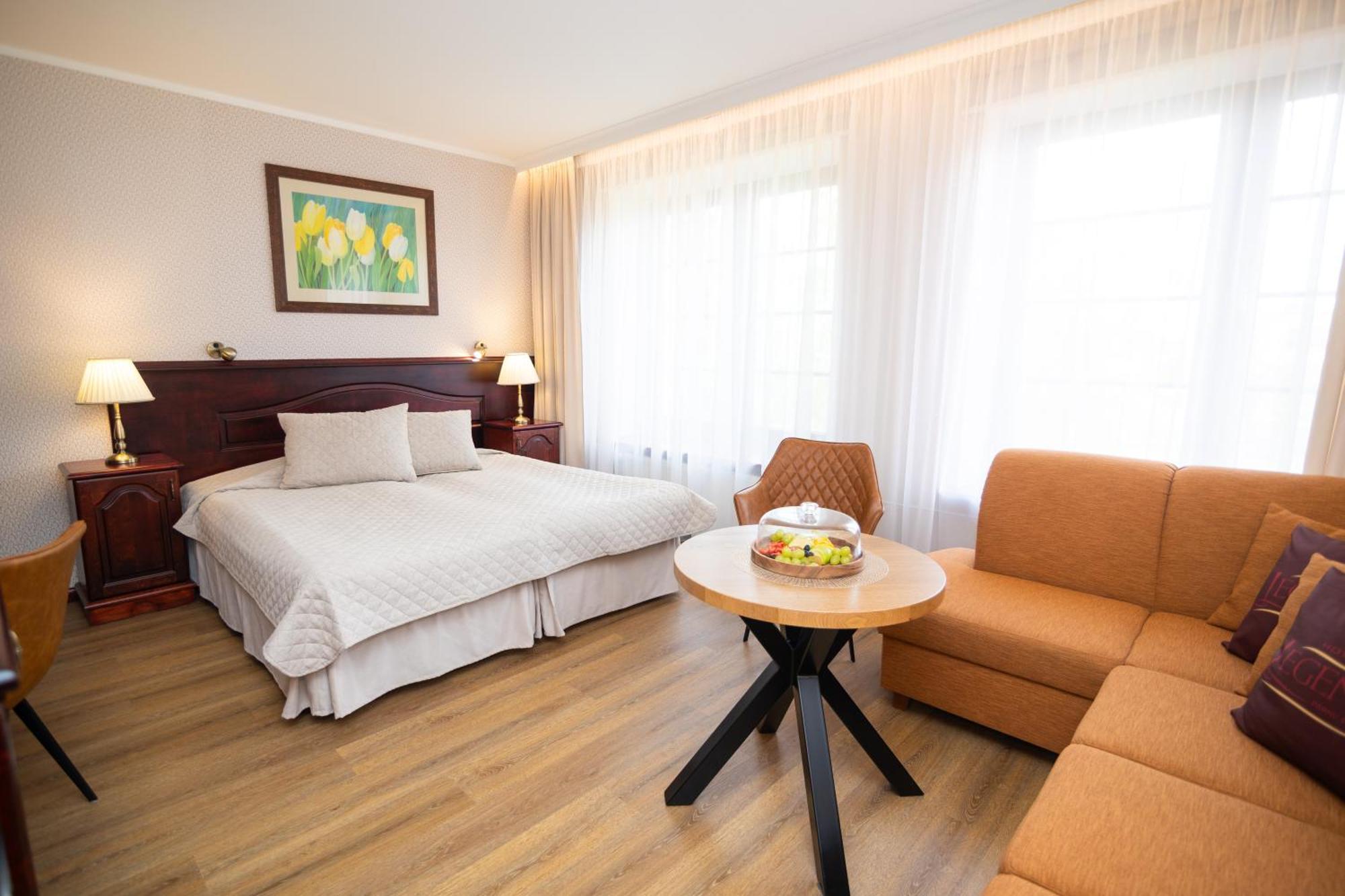 Hotel Legend بارنو المظهر الخارجي الصورة