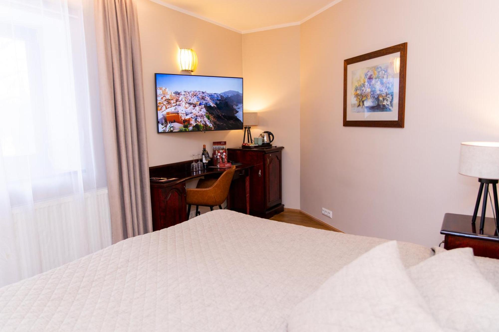 Hotel Legend بارنو المظهر الخارجي الصورة