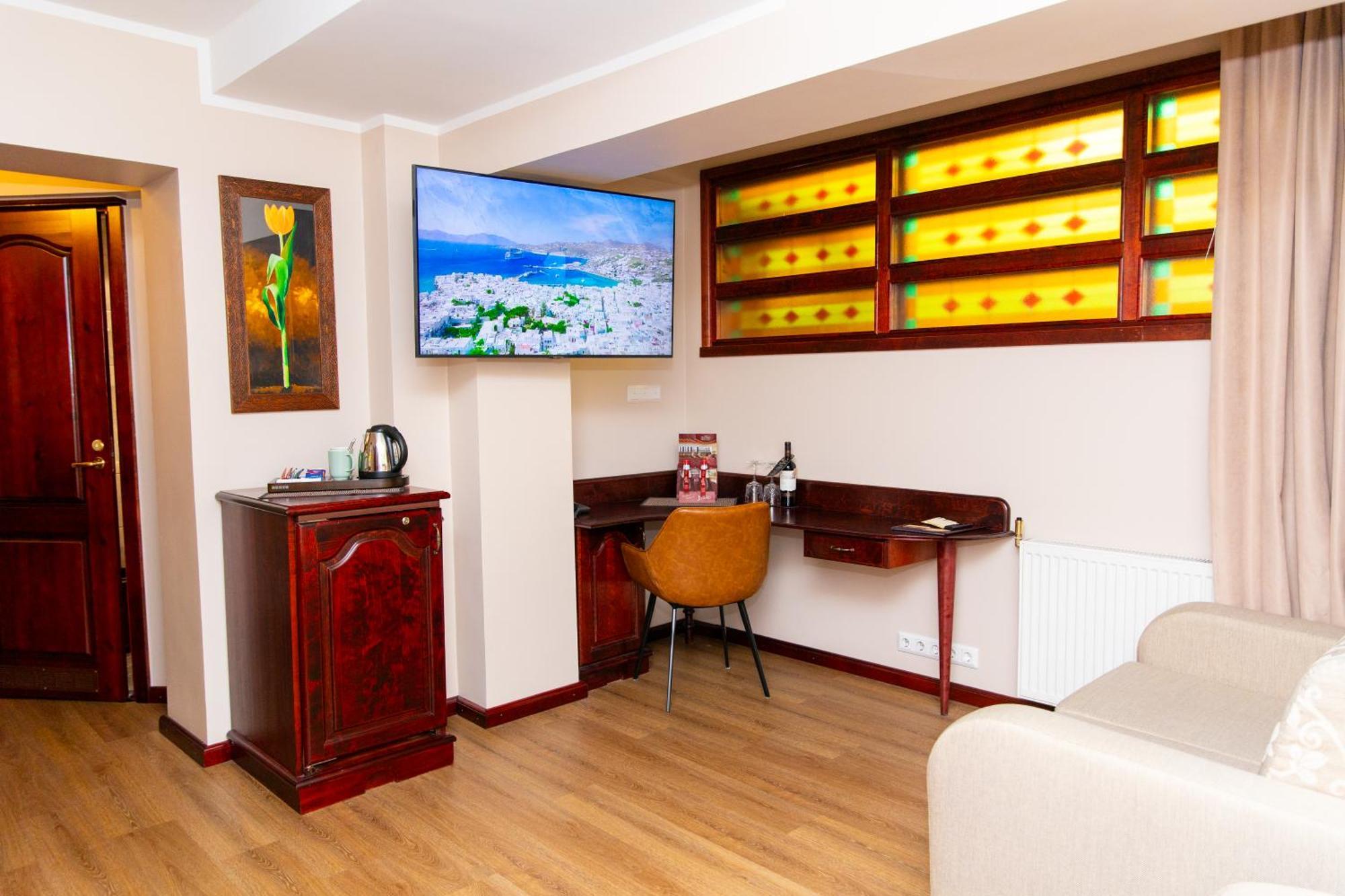 Hotel Legend بارنو المظهر الخارجي الصورة