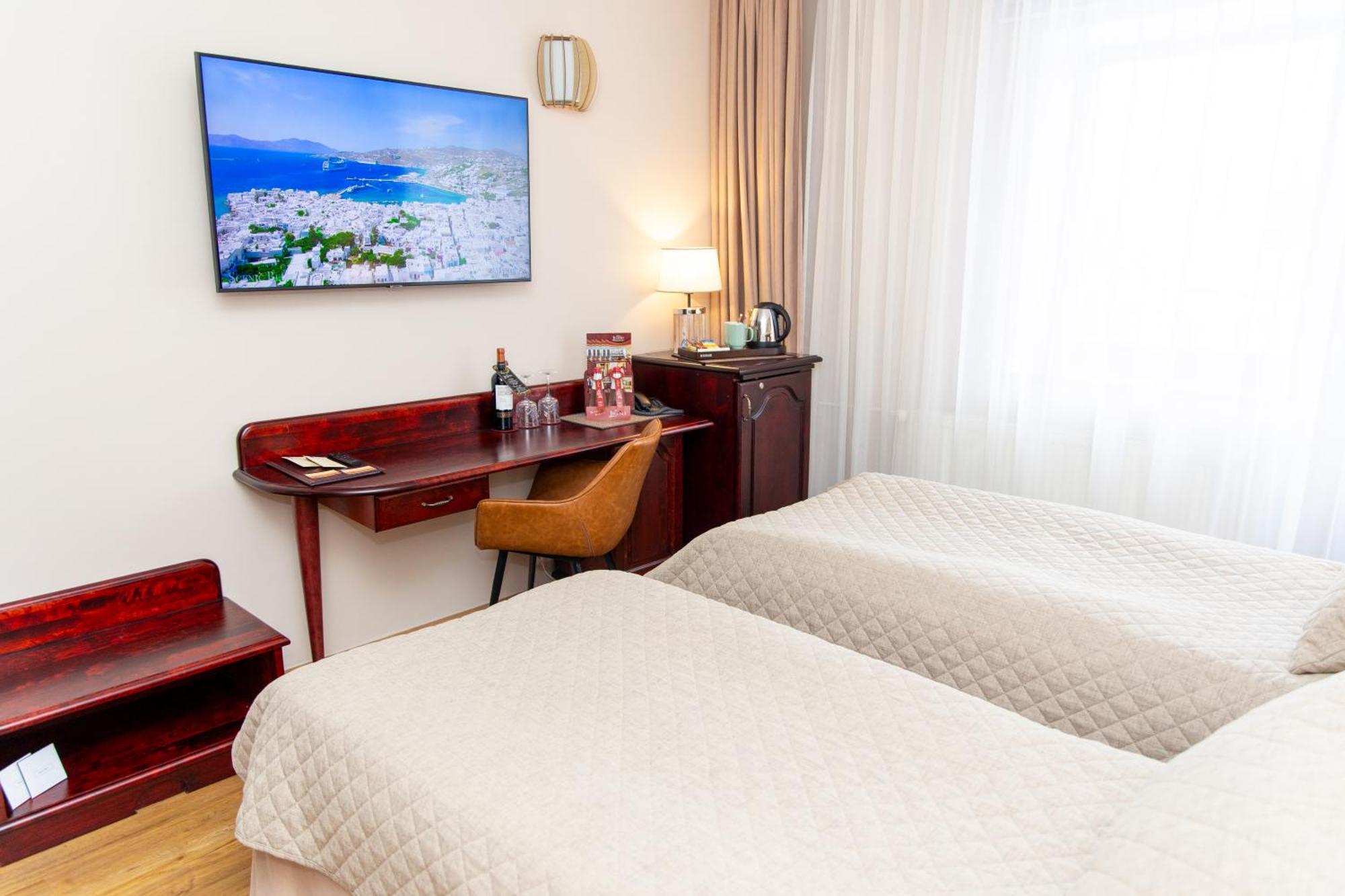 Hotel Legend بارنو المظهر الخارجي الصورة