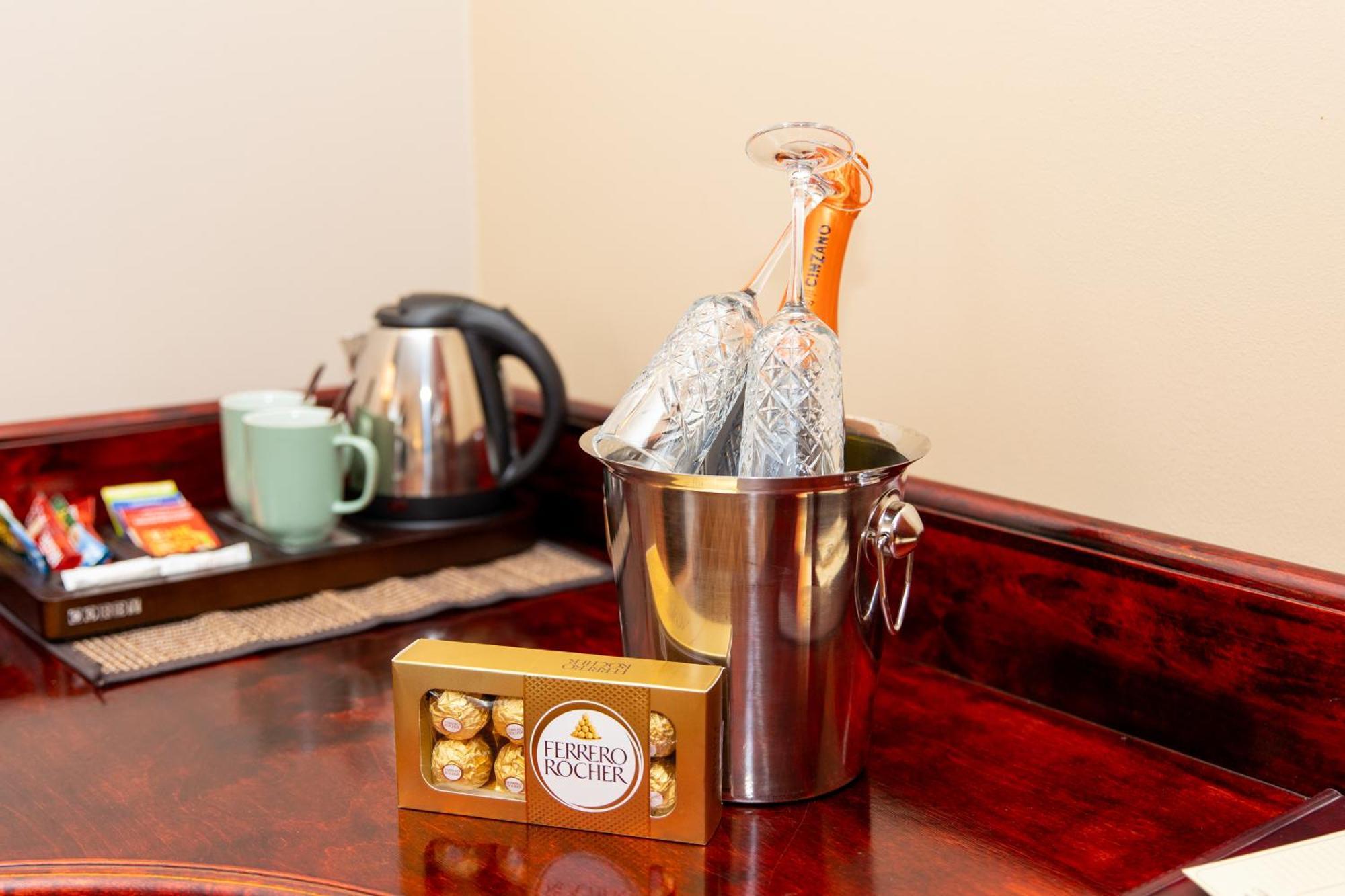 Hotel Legend بارنو المظهر الخارجي الصورة