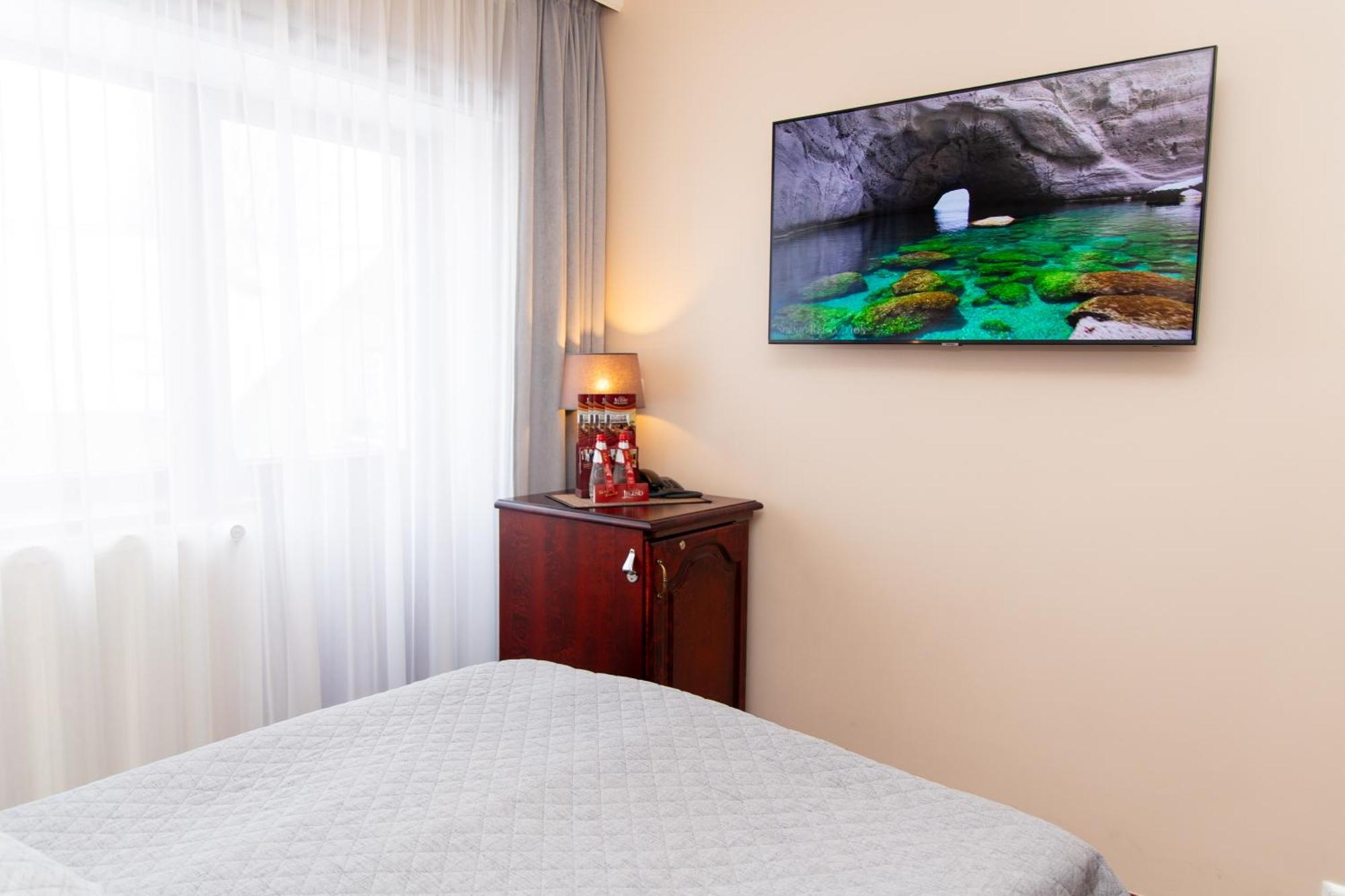 Hotel Legend بارنو المظهر الخارجي الصورة