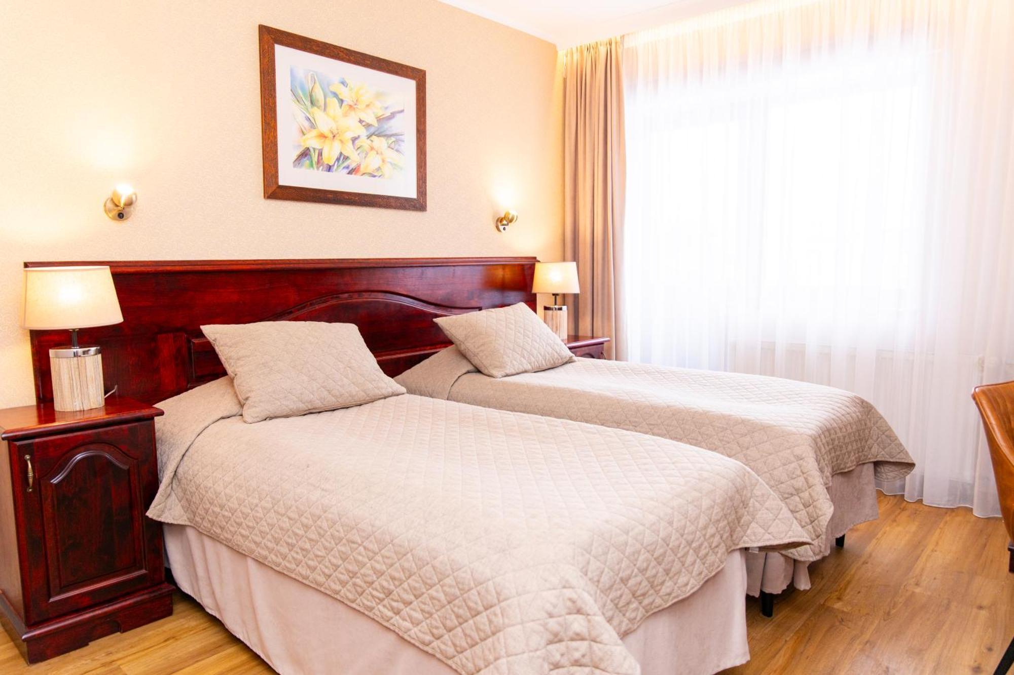Hotel Legend بارنو المظهر الخارجي الصورة
